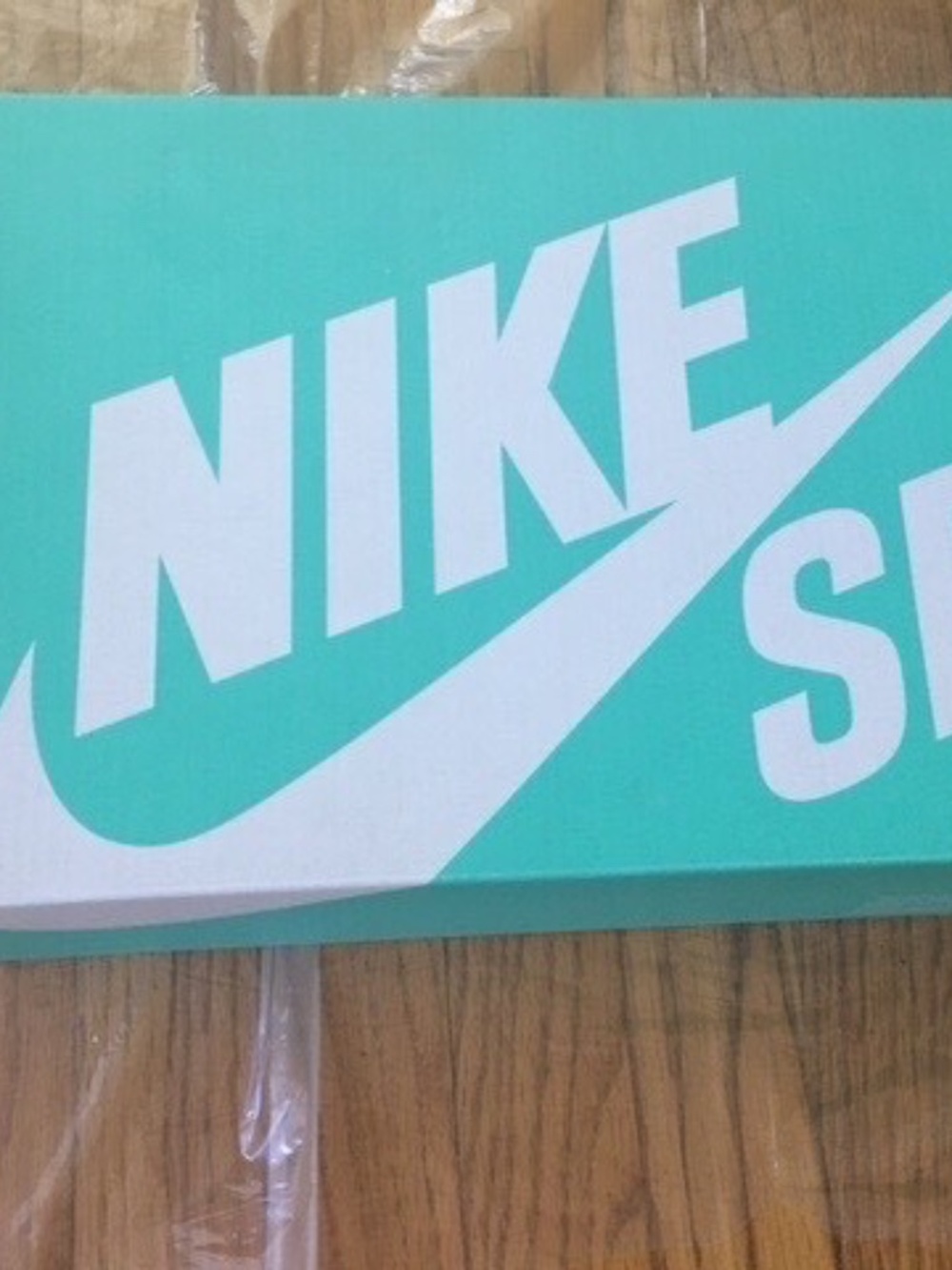 Size 9.5 - Nike Dunk Low SB x StrangeLove Valentines Day Brand New in Box! - Picture 3 of 9